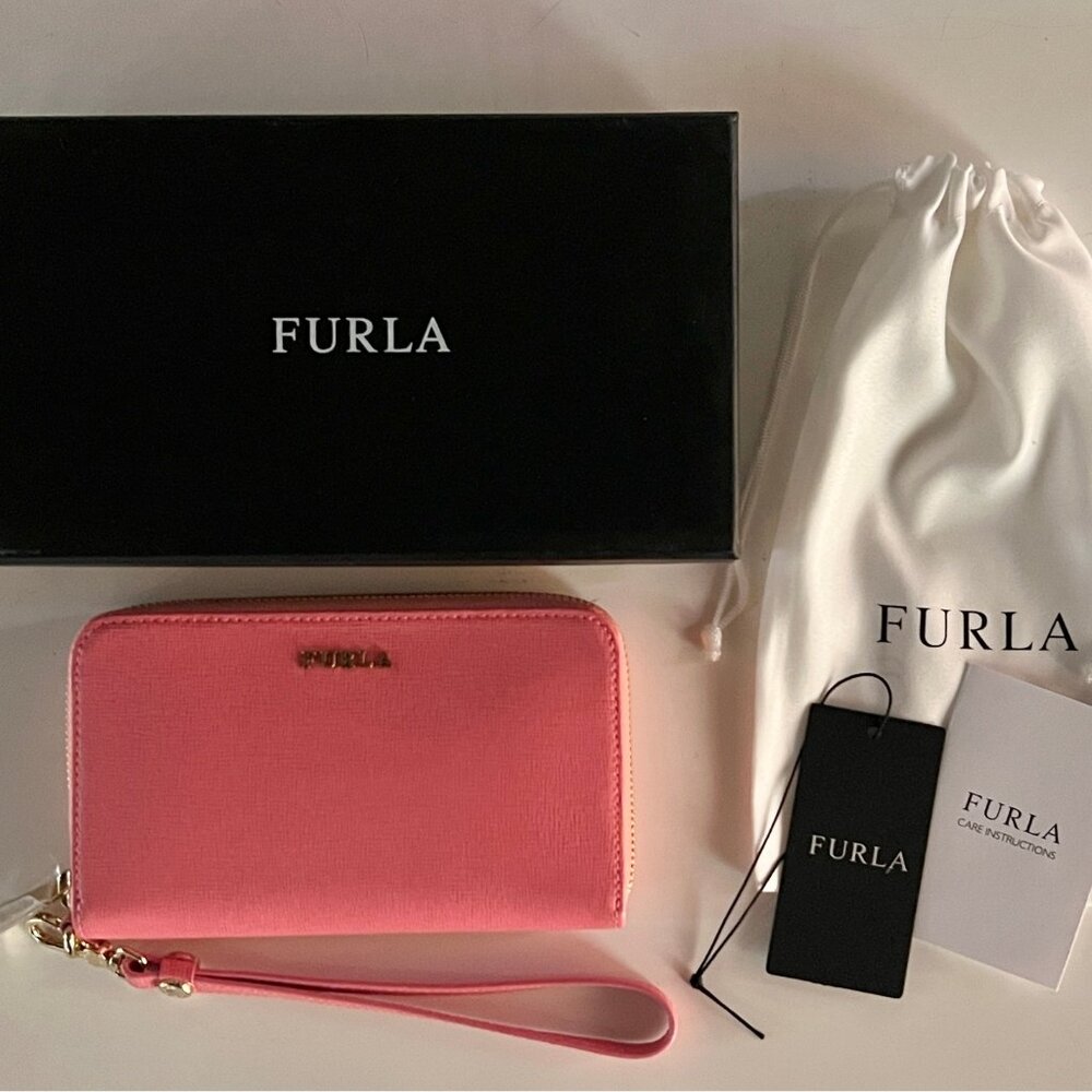 Furla Babylon zip around leather wallet/wristlet. Brand new with tags in box